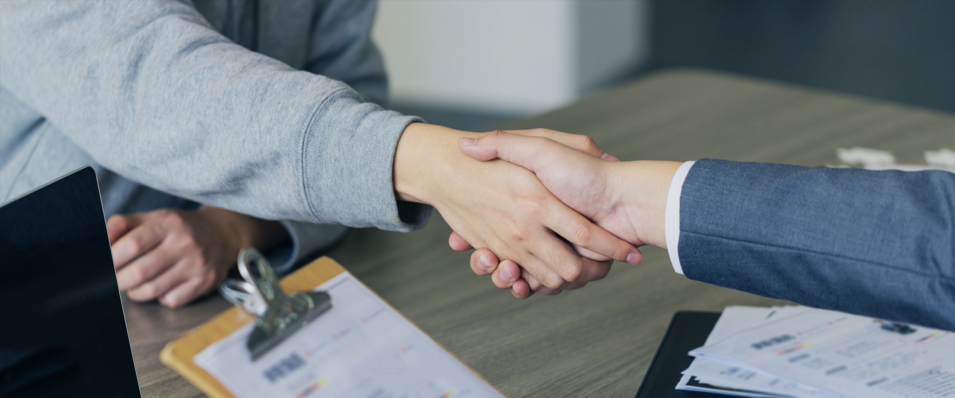 創造為(wèi)客戶所依賴的(de)人(rén)力資源服務平台